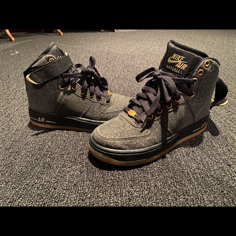 Nike Air Force 1 High LV8 (Big Kids)